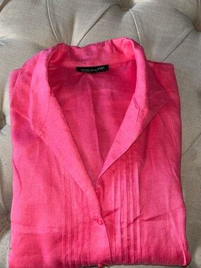 Women’s sleeveless blouse